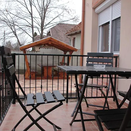 Imola Es Andrea Apartmanhaz 2 Lägenhet *