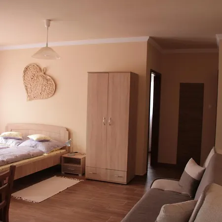 Imola Es Andrea Apartmanhaz 2 *