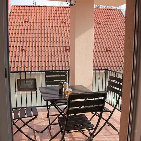 Imola Es Andrea Apartmanhaz 2 아파트