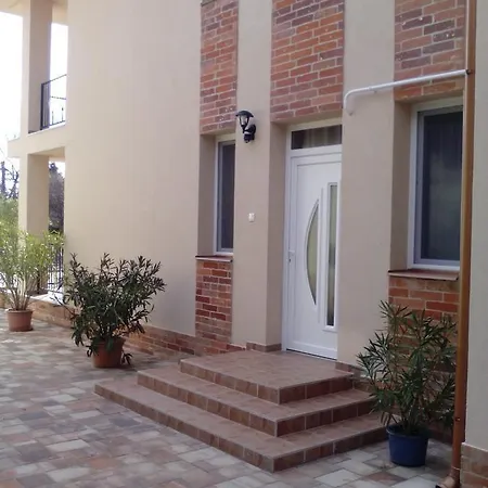 Imola Es Andrea Apartmanhaz 2 *