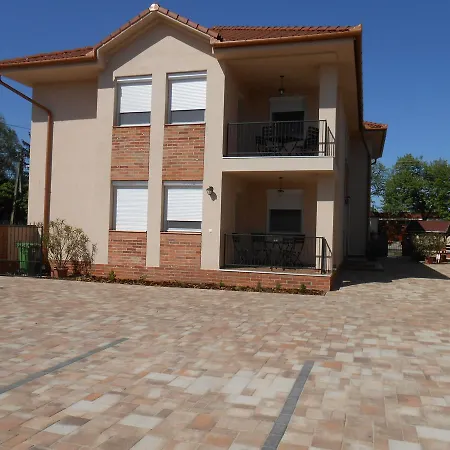 Imola Es Andrea Apartmanhaz 2