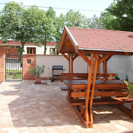 Imola Es Andrea Apartmanhaz 2 아파트 Hajdúszoboszló