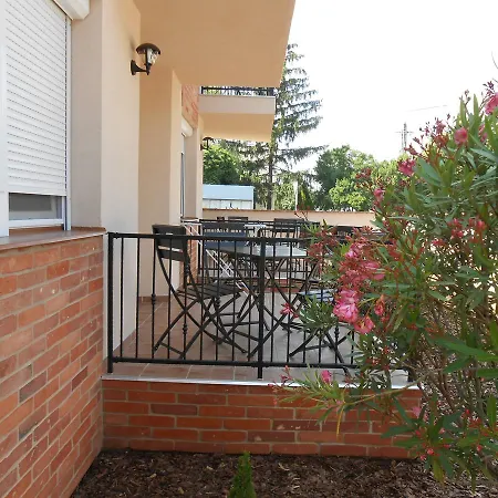 Imola Es Andrea Apartmanhaz 2 *