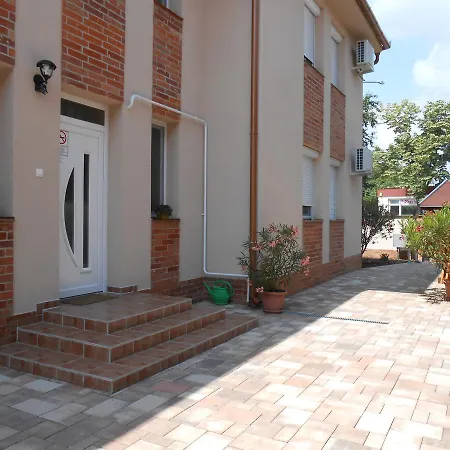 Imola Es Andrea Apartmanhaz 2 * Hajdúszoboszló